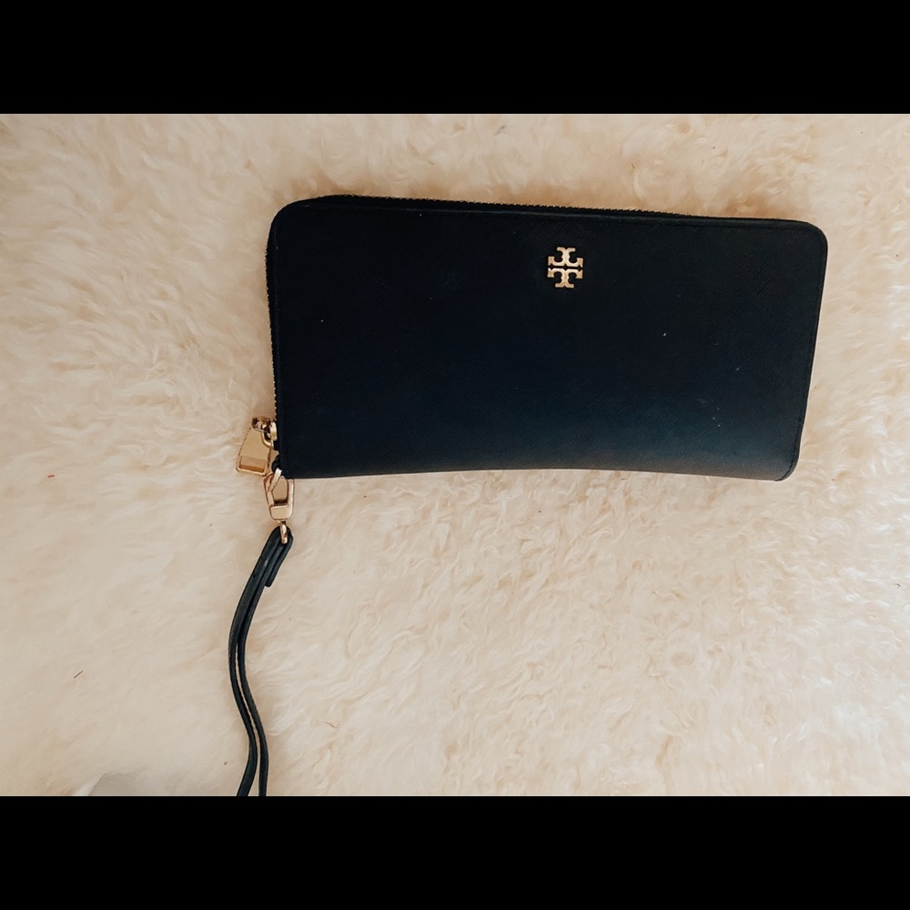 Tory Burch Robinson ZIP Leather Wallet